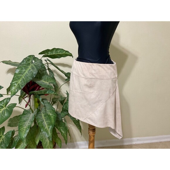 Liberty Garden for Free People  Micro fiber Vegan suede Mini Skirt Size M tan - Picture 12 of 12